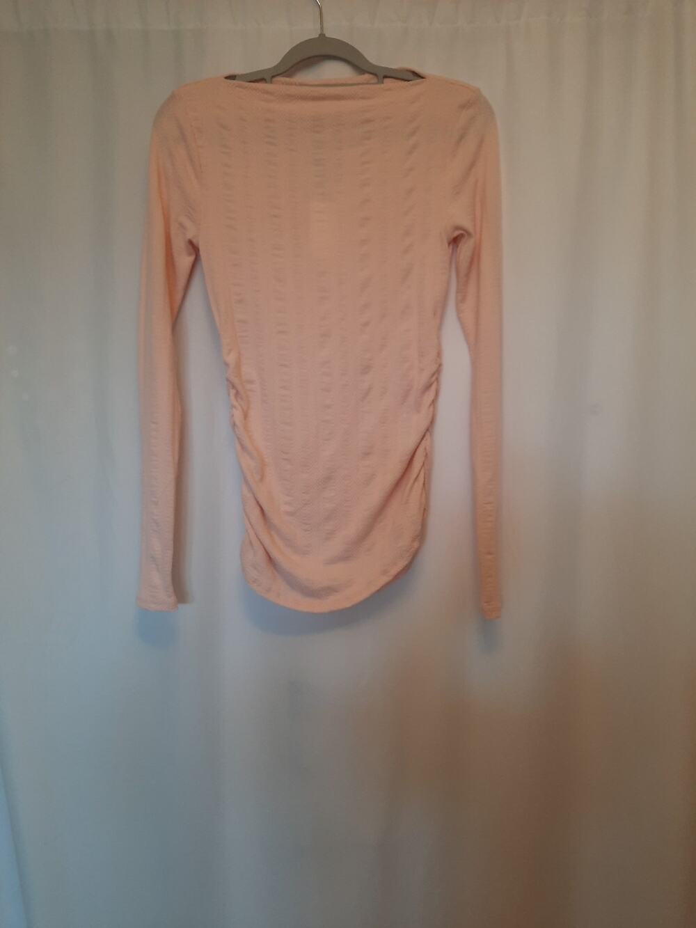 Urban social heavenly pink nwt msrp $24.97 l/s side cinch top Medium